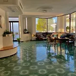 La Lucertola Hotel 4*
