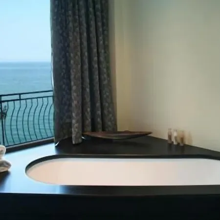 Hotel La Lucertola Vietri