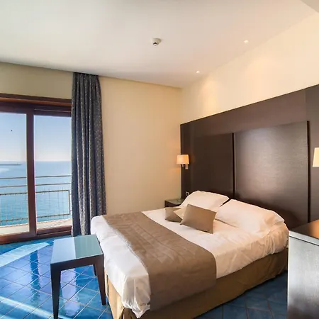La Lucertola Hotel 4*