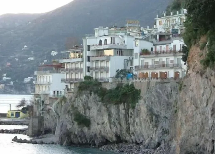 호텔 La Lucertola 4*