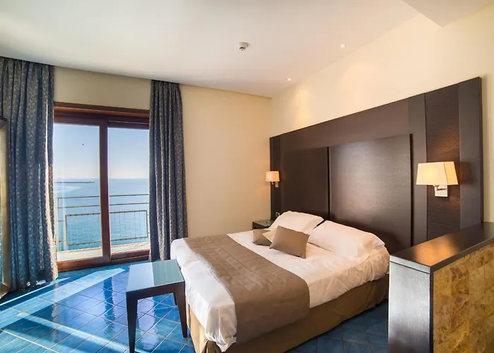 La Lucertola Hotel 4*