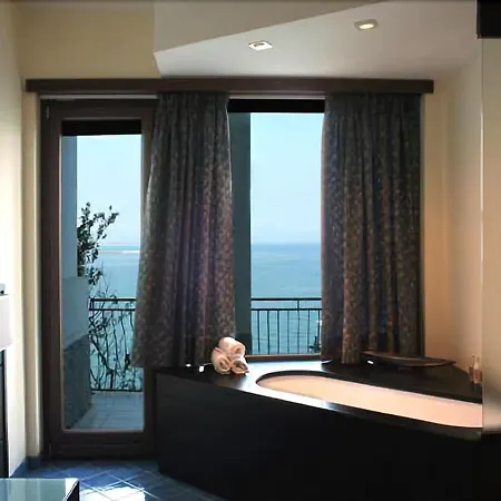 La Lucertola Hotel 4*