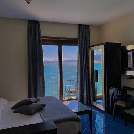 La Lucertola 4*