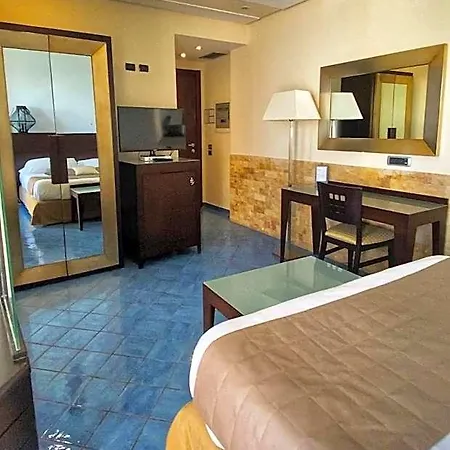 La Lucertola Hotel 4*