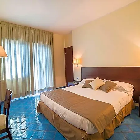 La Lucertola 4*