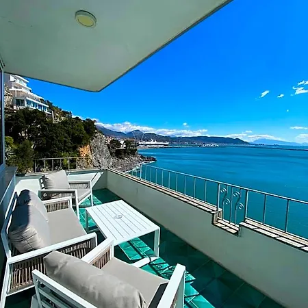 La Lucertola 4*